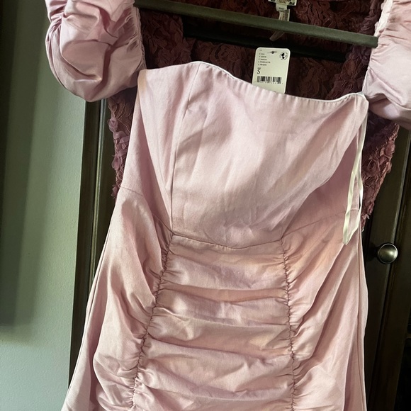 Ruby sees dress - Picture 1 of 5